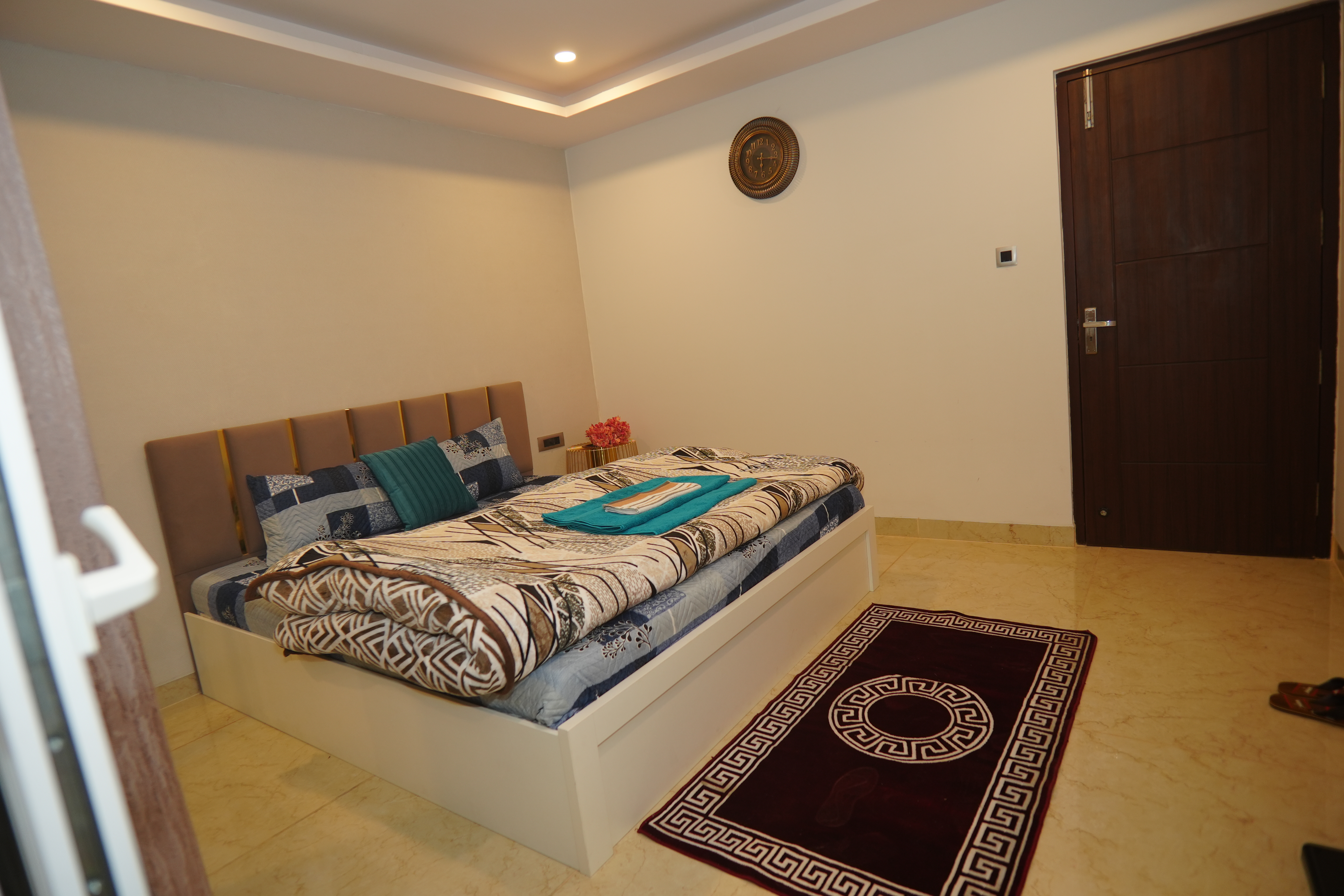 Premium Choice → Grand 6 BHK Mansion - Image 1