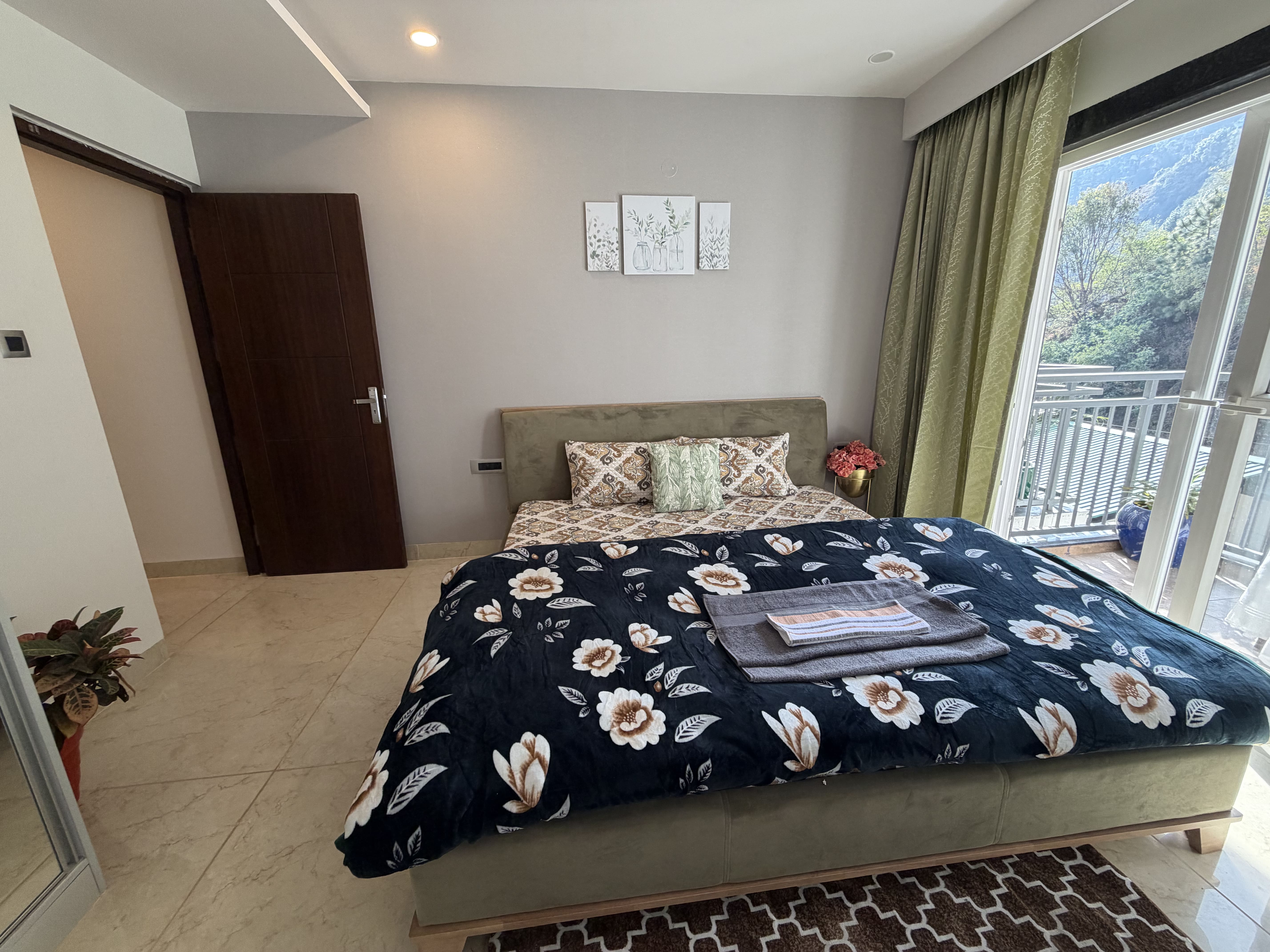 Premium Choice → Grand 5 BHK Mansion - Image 4